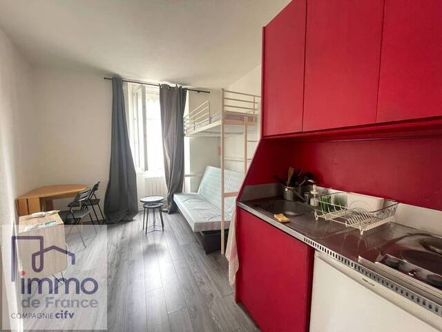 Location Appartement studio 1 pièce 19 m² Grenoble 38000 Centre ville