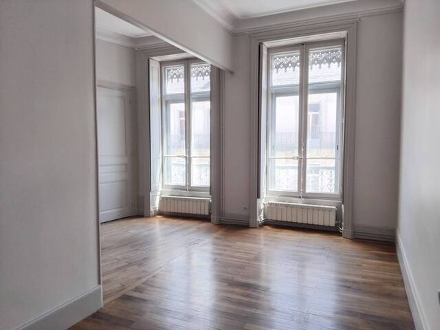 Location Appartement 4p+c 85.79 m² Grenoble 38000