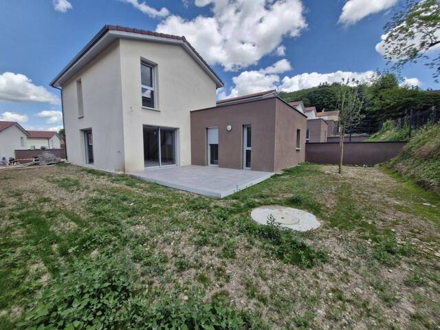 Location Maison individuelle 5 pièces 103 m² Bourgoin-Jallieu 38300