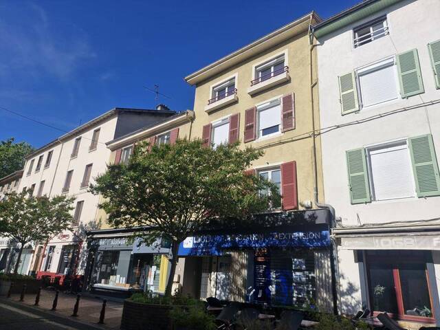 Location Appartement duplex/triplex 3 pièces 100 m² Bourgoin-Jallieu 38300