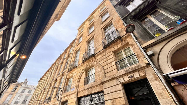 Vente appartement 3 pièces 76.65 m² à Bordeaux (33000) SAINT PIERRE