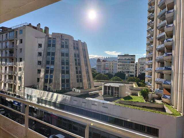 Location appartement 3 pièces 74.02 m² à Marseille 8e Arrondissement (13008)