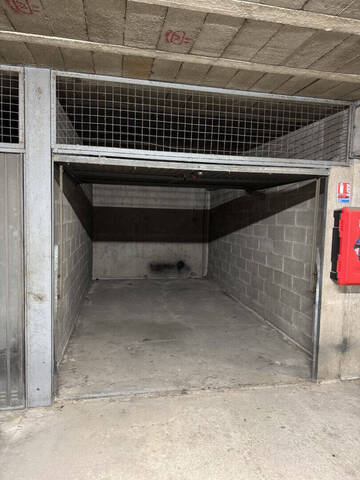 Vente stationnement parking / box à Aubagne (13400)