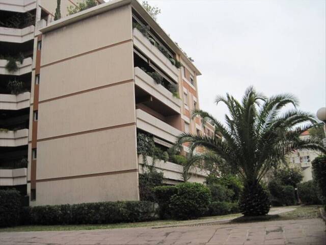 Location Appartement 3 pièces 69.47 m² Marseille 8e Arrondissement (13008)