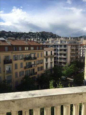 Location appartement 3 pièces 65 m² à Nice (06000)