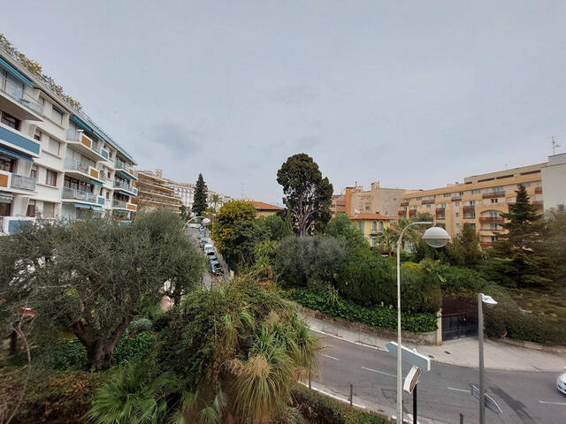 Location appartement 3 pièces 81.4 m² à Nice (06000)