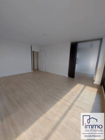 Location Appartement 4 pièces 93.17 m² Versailles (78000)