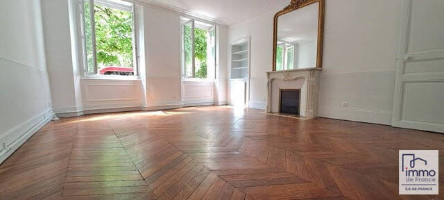 Location Appartement 4 pièces 84.79 m² Versailles (78000)