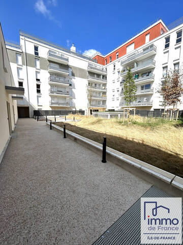Vente appartement 4 pièces 78 m² à Dugny (93440)