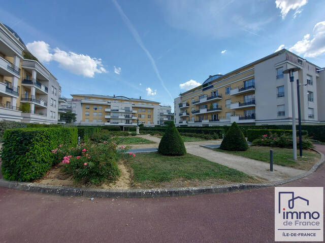 Acheter Appartement 4 pièces 82 m² Élancourt (78990)