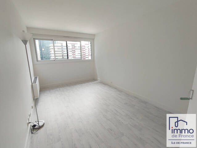 Location Appartement studio 1 pièce 22.87 m² Courbevoie (92400)