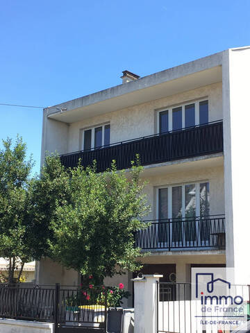 Location appartement 3 pièces 74.2 m² en Villeneuve-le-Roi (94290)