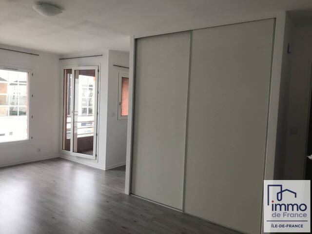 Location appartement 1 pièce 32.55 m² à Évry (91000)