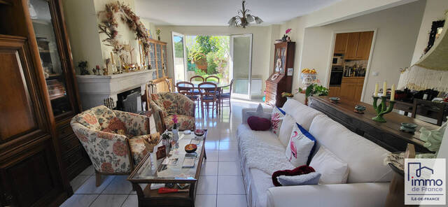 Vente maison de village 6 pièces 168 m² à Noisy-le-Roi (78590)