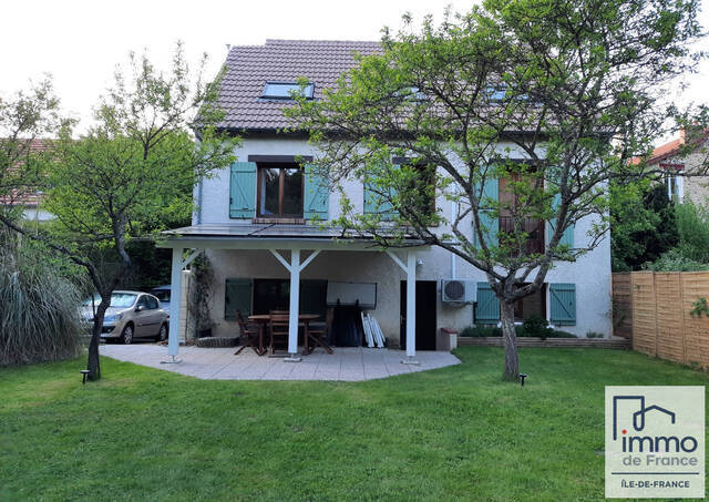 Vente maison 8 pièces 135 m² en Sainte-Mesme (78730)