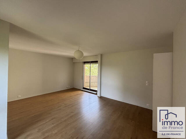 Location appartement 3 pièces 65.12 m² en Créteil (94000)