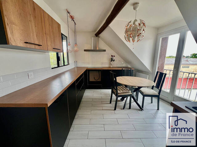 Vente appartement 4 pièces 82 m² à Saint-Cyr-l'École (78210)