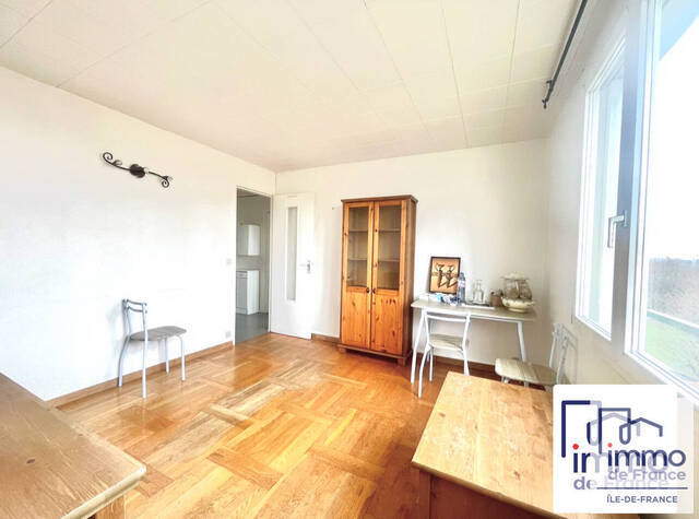 Vente appartement 3 pièces 55.06 m² à Le Blanc-Mesnil (93150) Bus