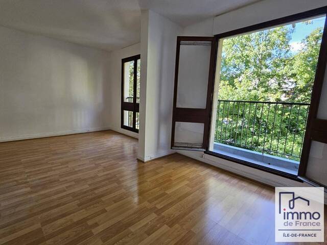 Location appartement studio 1 pièce 26 m² à Rocquencourt (78150) Chesnay Village