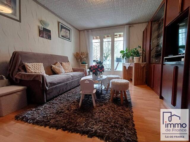 Vente appartement 4 pièces 64 m² à Choisy-le-Roi (94600) - Immeuble : RUE 97