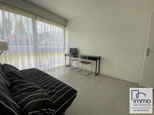 Location Appartement chambre 1 pièce 19 m² Rocquencourt (78150) Pre Vert