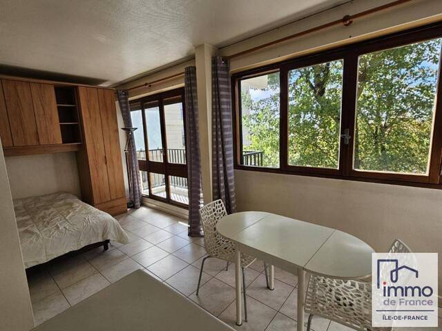 Location appartement chambre 1 pièce 26 m² à Rocquencourt (78150) Pre Vert