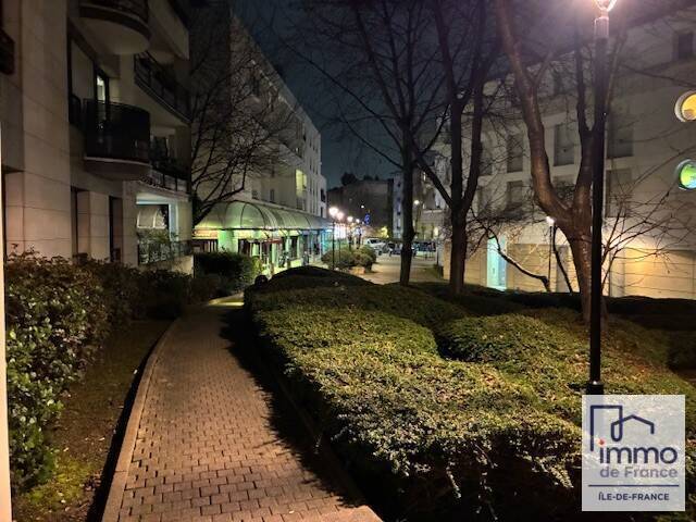 Location Appartement studio 1 pièce 29 m² Rueil-Malmaison (92500) Plateau 4