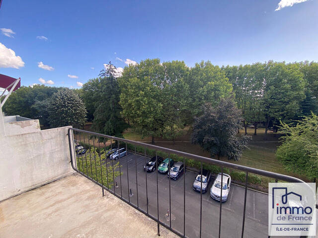 Acheter Appartement 3 pièces 52 m² Sainte-Geneviève-des-Bois (91700)