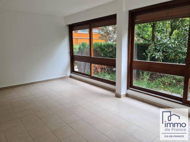 Location Appartement studio 1 pièce 34 m² Rocquencourt (78150) La Breche