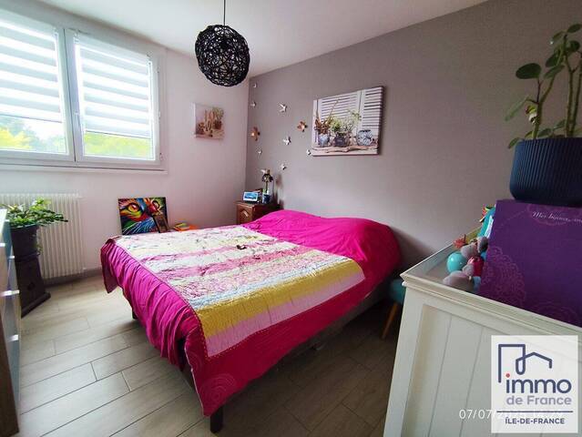 Vente appartement 3 pièces 62.77 m² à Pontoise (95300) Quartier : Maradas