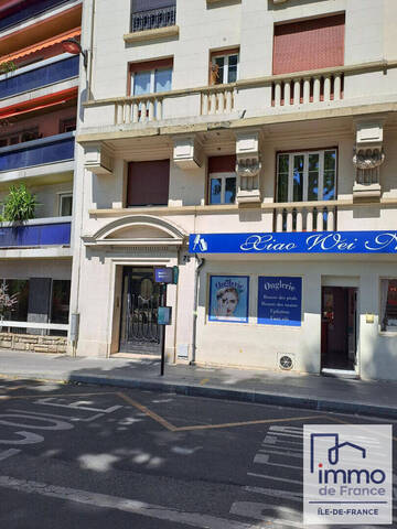 Acheter Appartement 1 pièce 10.61 m² Paris 15e Arrondissement (75015) Agréable et familialPorte de Vanves L 13 à 600 m, Tram T2 à 400 m ,Convention L12 à 800 mQuartier : Brassens-Vouillé