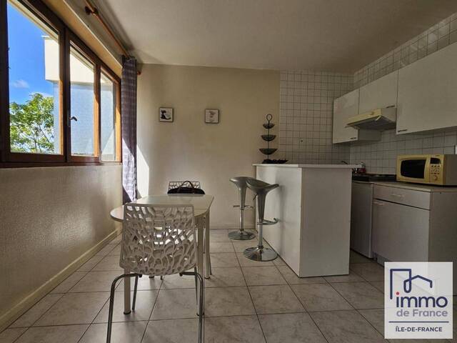 Location appartement chambre 1 pièce 26 m² à Rocquencourt (78150) Pre Vert