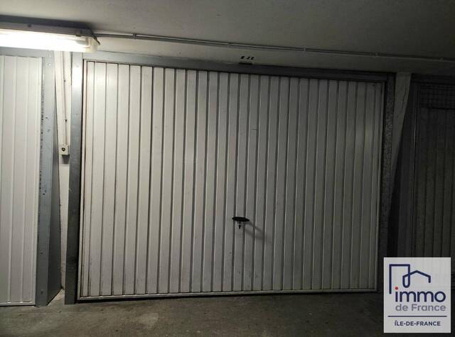 Location stationnement garage/box en Rocquencourt (78150) Rueil