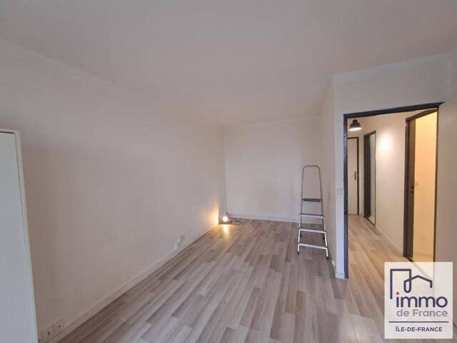 Location Appartement studio 1 pièce 28 m² Villejuif (94800) Barmonts