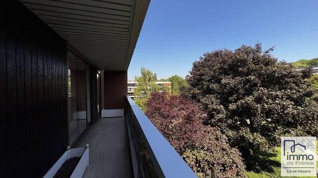 Vente Appartement 4 pièces 97 m² Le Chesnay (78150) VerdoyantAutobus