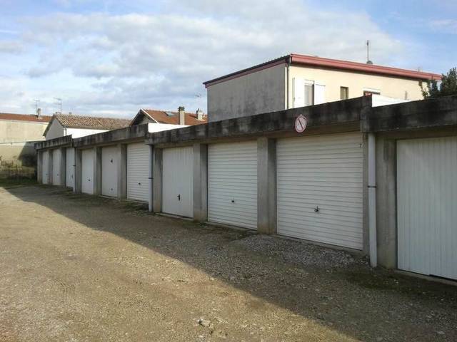 Location logement étudiant parking garage intérieur 15 m² à Bourg-de-Péage (26300)