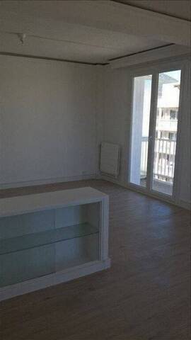 Location logement étudiant appartement 4 pièces 73.61 m² à Toulon (83000)