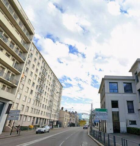 Location logement étudiant parking à Saint-Étienne (42000)