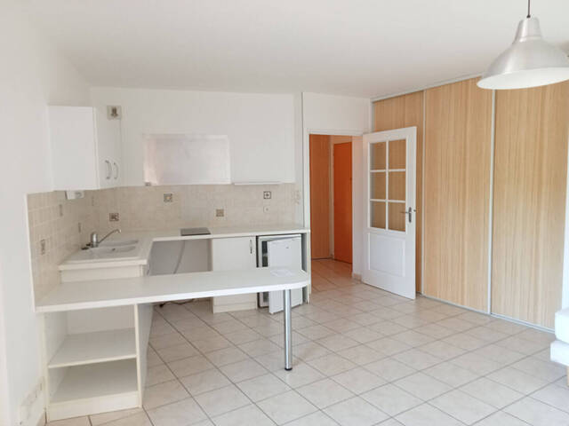 Louer Appartement 1 pièce 32.8 m² Mâcon (71000) TRES CALME CENTRE VILLE