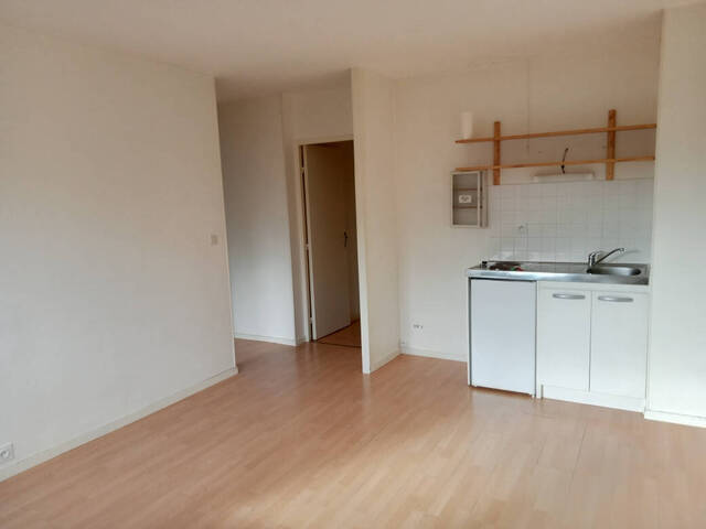 Louer Appartement 2 pièces 35.33 m² Mâcon (71000) TRES CALME AGGLOMERATION