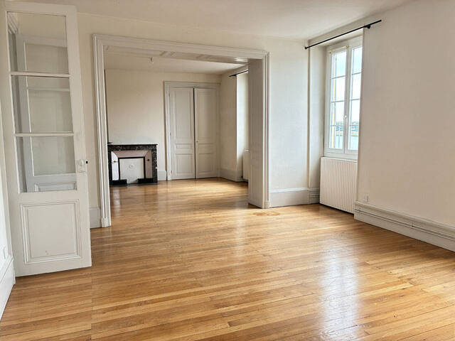 Louer Appartement 4 pièces 119.93 m² Mâcon (71000)