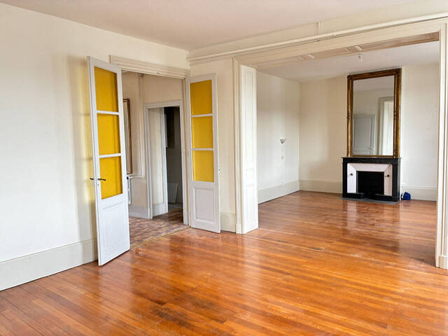Louer Appartement 5 pièces 121.1 m² Mâcon (71000)