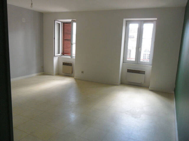Louer Appartement 2 pièces 46.52 m² Mâcon (71000) CALME CENTRE VILLE