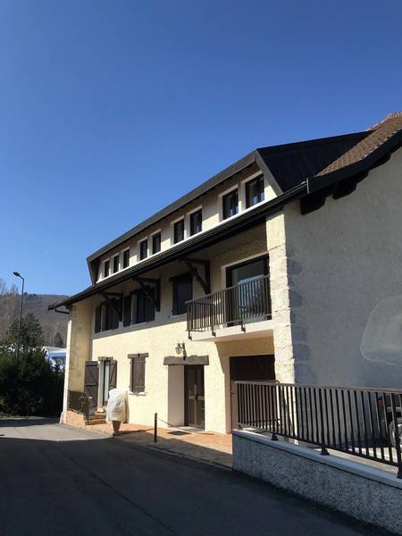 Location appartement 3 pièces à Divonne-les-Bains 01220 - 1 650 €