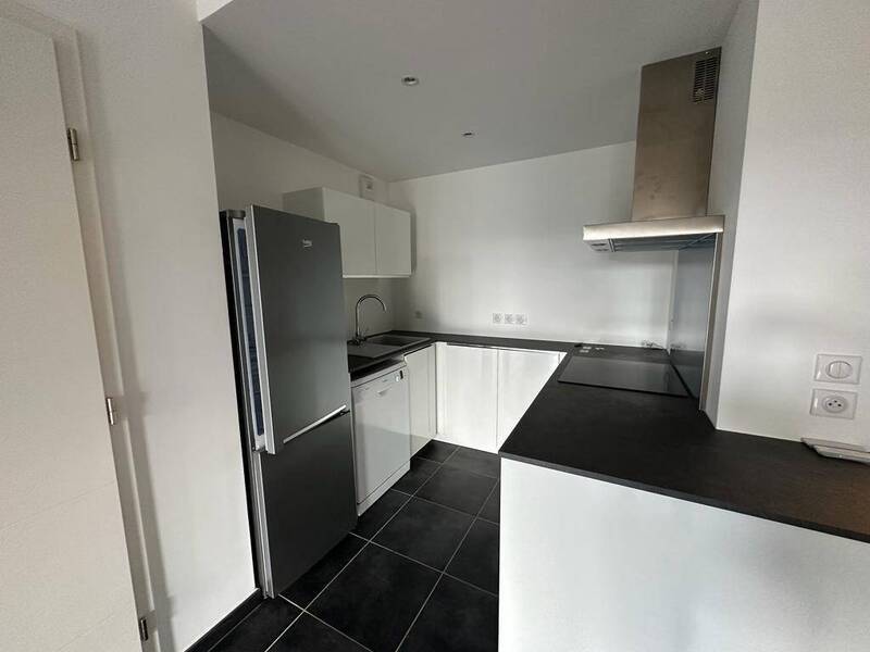 Location appartement 2 pièces à Divonne-les-Bains 01220 - 1 590 €