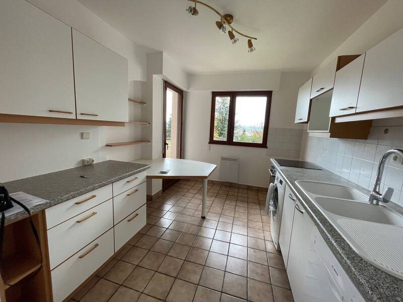 Rent apartment 3 rooms in Divonne-les-Bains 01220 - 1 790 €