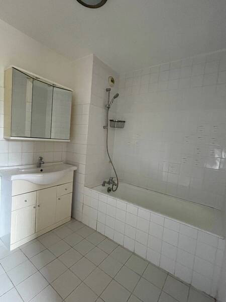 Rent apartment 3 rooms in Divonne-les-Bains 01220 - 1 790 €