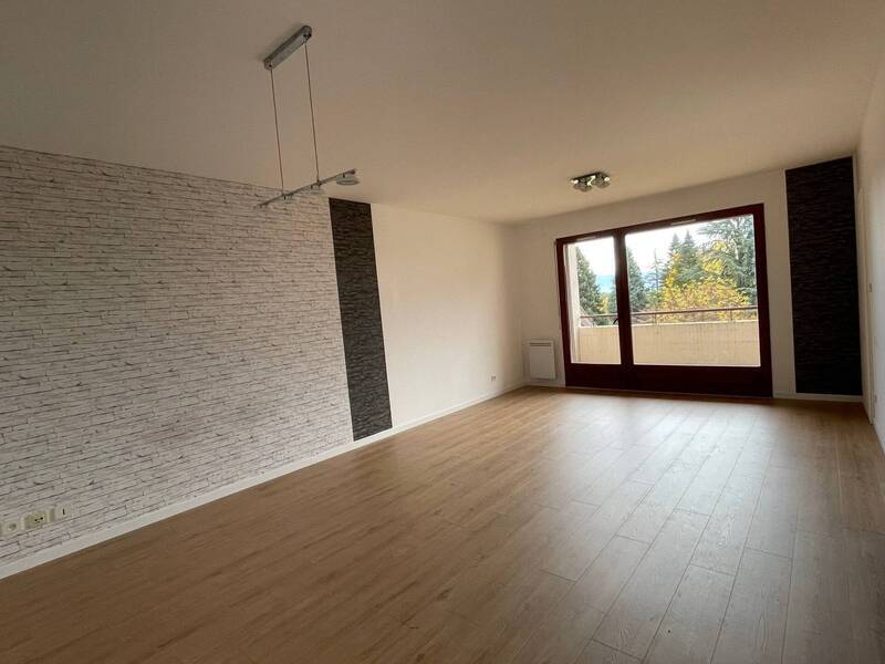 Rent apartment 3 rooms in Divonne-les-Bains 01220 - 1 790 €