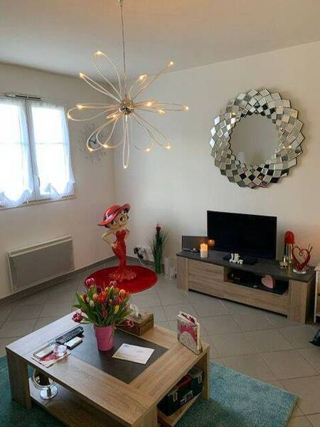 Location appartement 2 pièces à Challex 01630 - 1 250 €