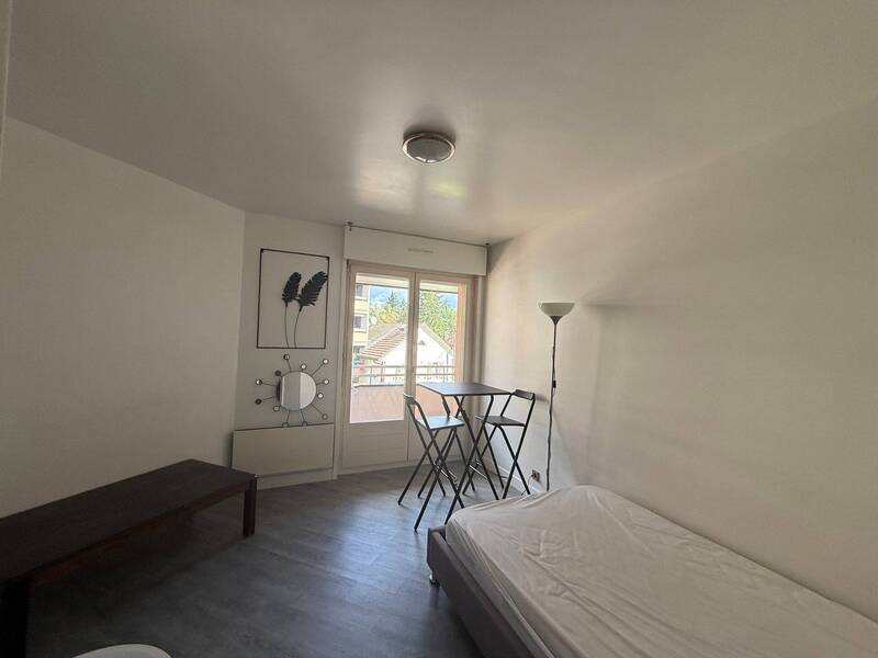 Location appartement 1 pièce à Divonne-les-Bains 01220 - 850 €